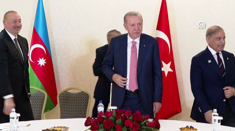 Erdoğan Aliyev ve Şerif ile üçlü toplantı yaptı 5